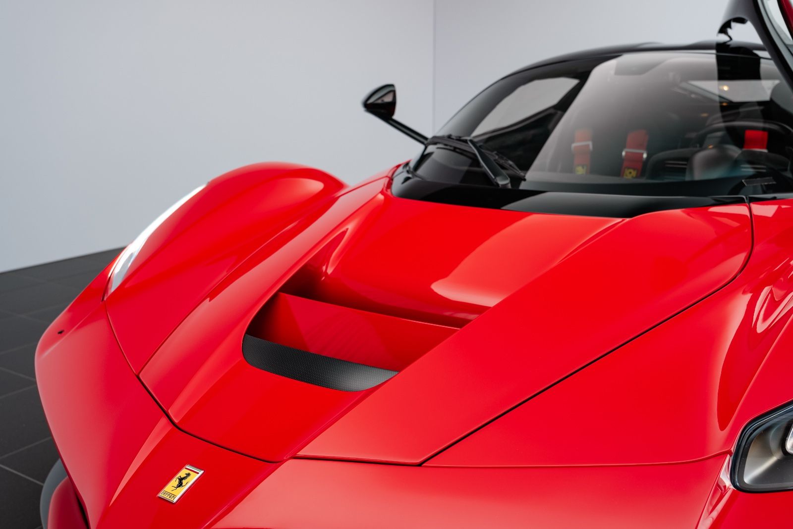 Fahrzeugabbildung Ferrari LaFerrari/1 OWNER/WARRANTY/NEW SERV./MATT CARBON