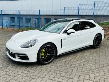 Porsche Panamera - 4