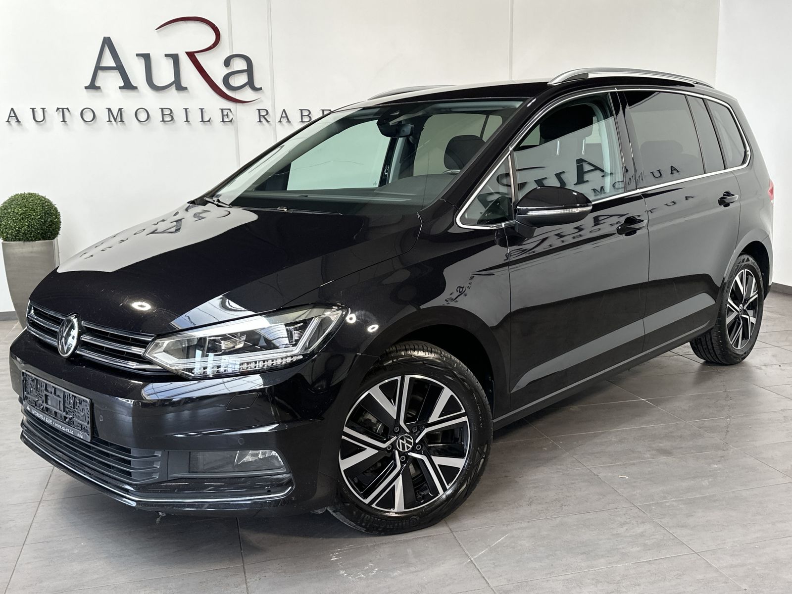 Fahrzeugabbildung Volkswagen Touran 2.0 TDI DSG Highline NAV+LED+ACC+KAM+17ZO