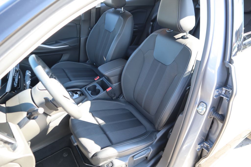 Fahrzeugabbildung Opel Grandland GS 1.2 Turbo Aut.+Pixel LED+Allwetter