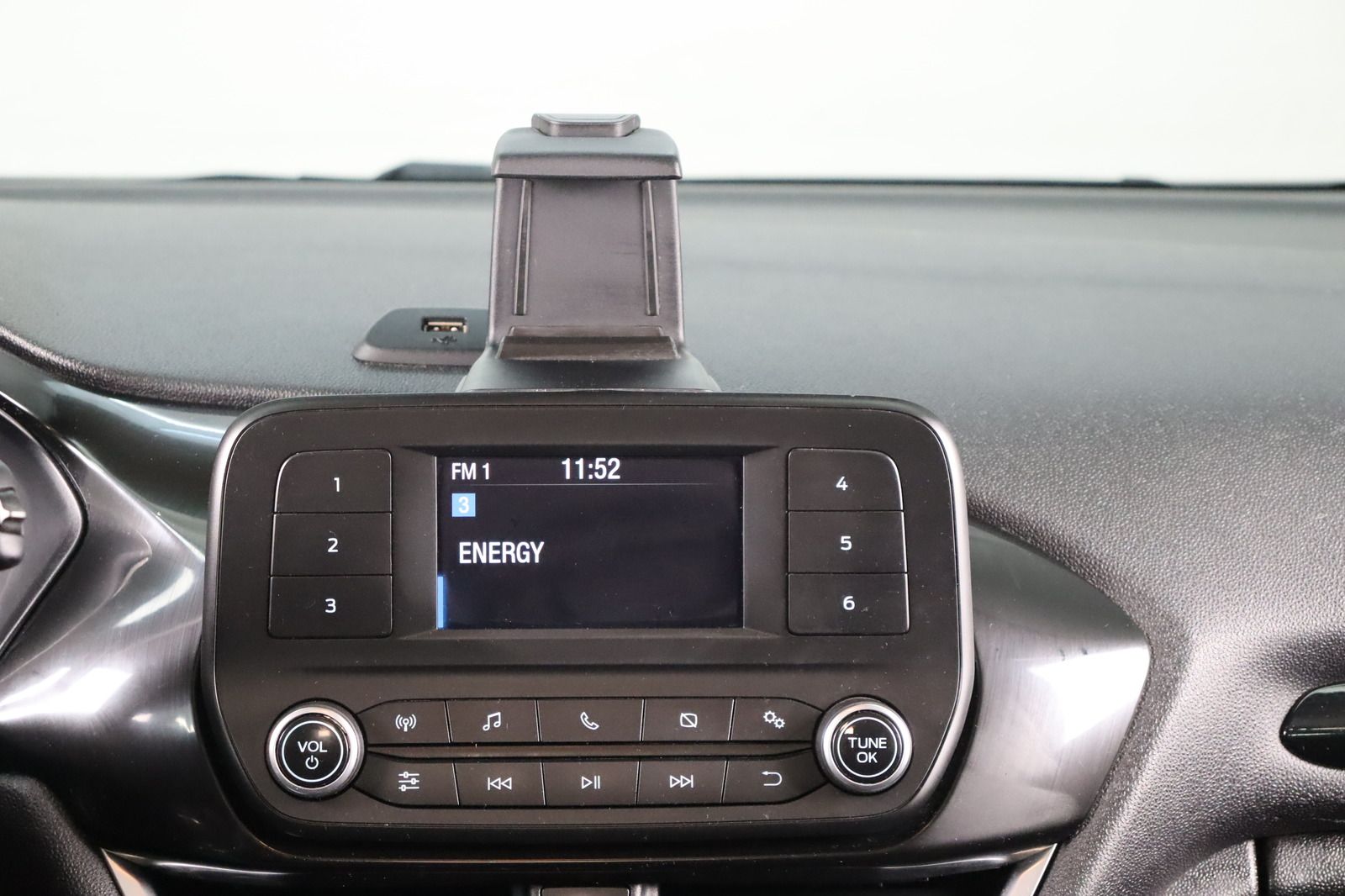 Fahrzeugabbildung Ford Fiesta 1.1 * Klima * Tempomat