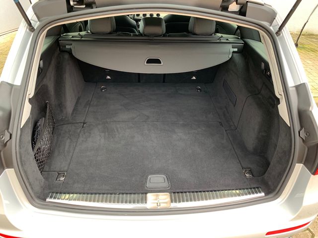 Fahrzeugabbildung Mercedes-Benz E 220  Td Avantgarde+LED+Comand+Spur+Kamera+AHK