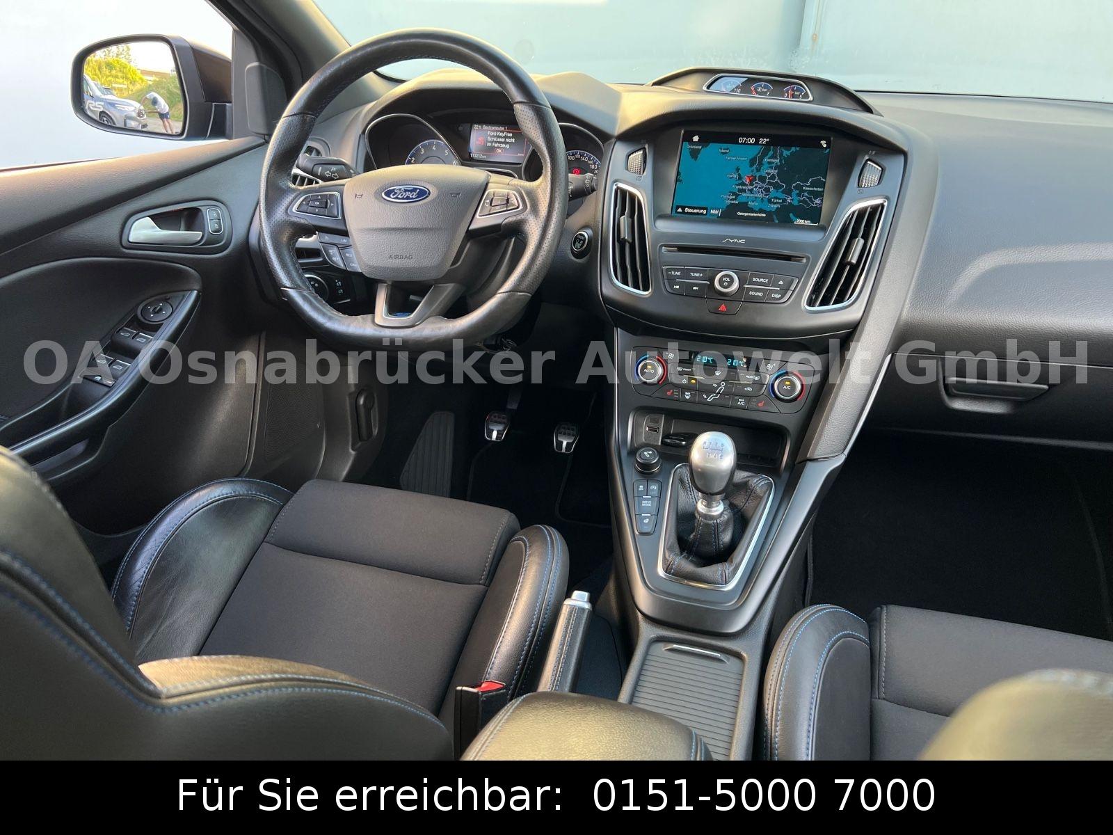 Ford Focus RS Limo 350PS Recaro Klappe Käfig Kamera