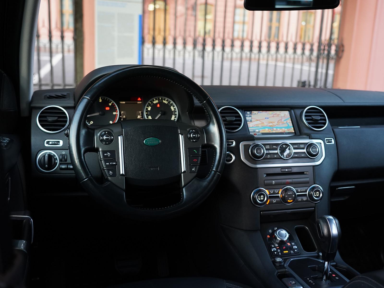 Land Rover Discovery 4 3.0 TDV6 Facelift | 245 ch | BVA | Suspension pneumatique | Caméra de recul | Cuir électrique chauffant | Attelage amovible 3 500 kg | Bi-xénon
