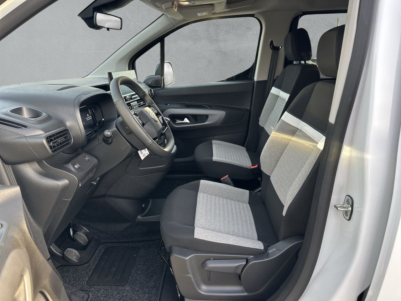 Fahrzeugabbildung Citroën Berlingo MPV XL Diesel 100 Plus