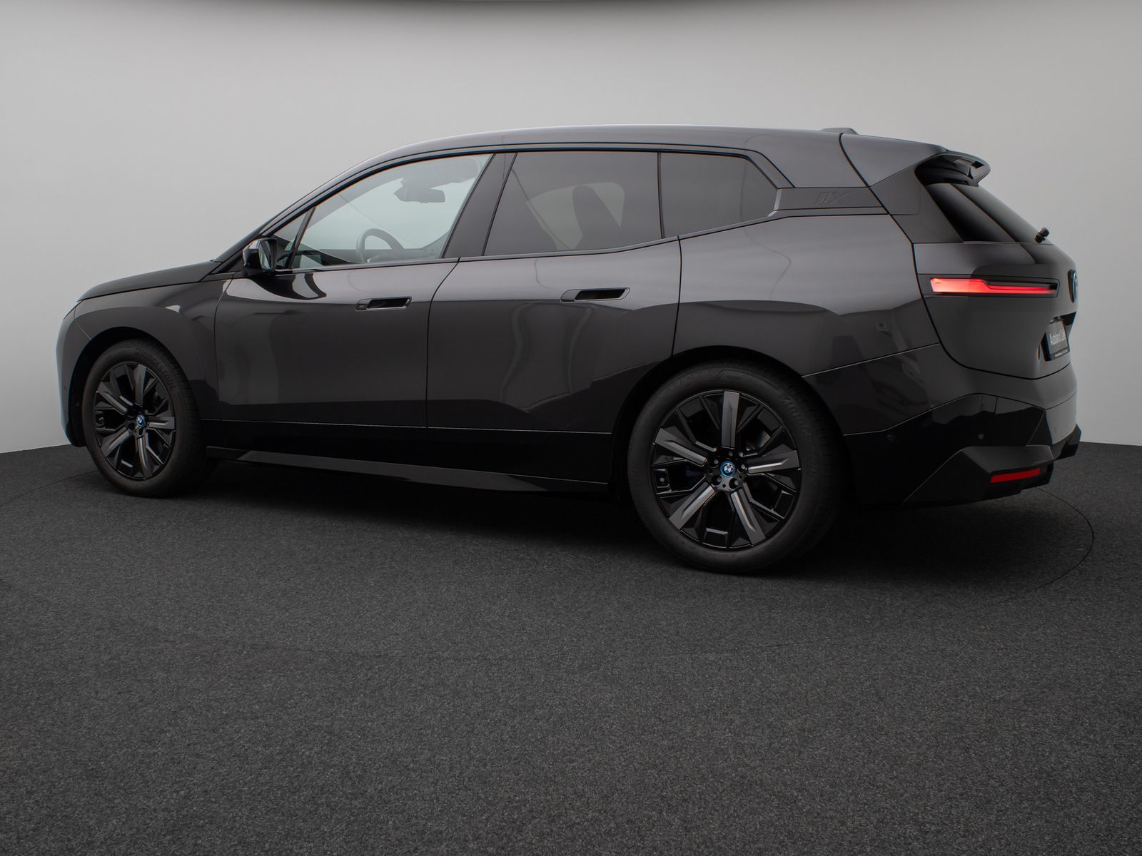 Fahrzeugabbildung BMW iX xD40 Sportpaket360°DAB H/K ACC AHK Komfort