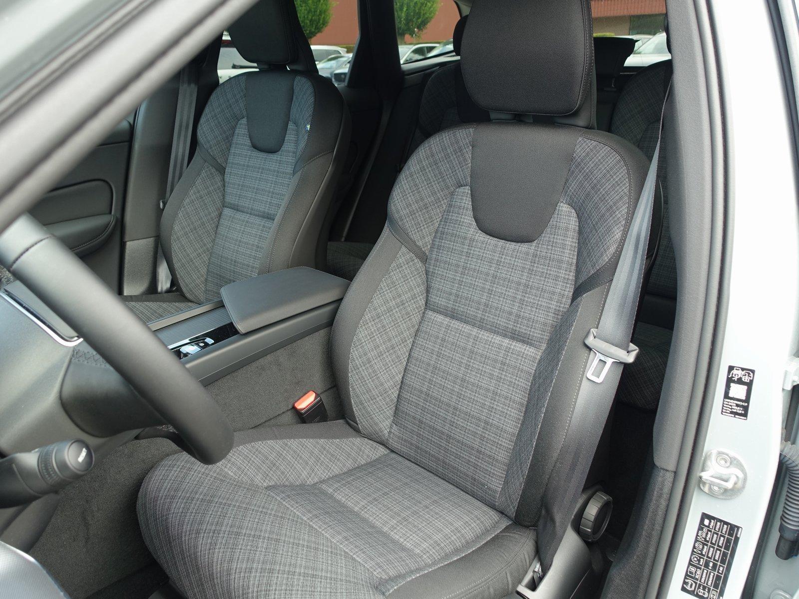 Volvo XC60 Core Facelift! T6 AWD Plug-in Hybrid/Kamera