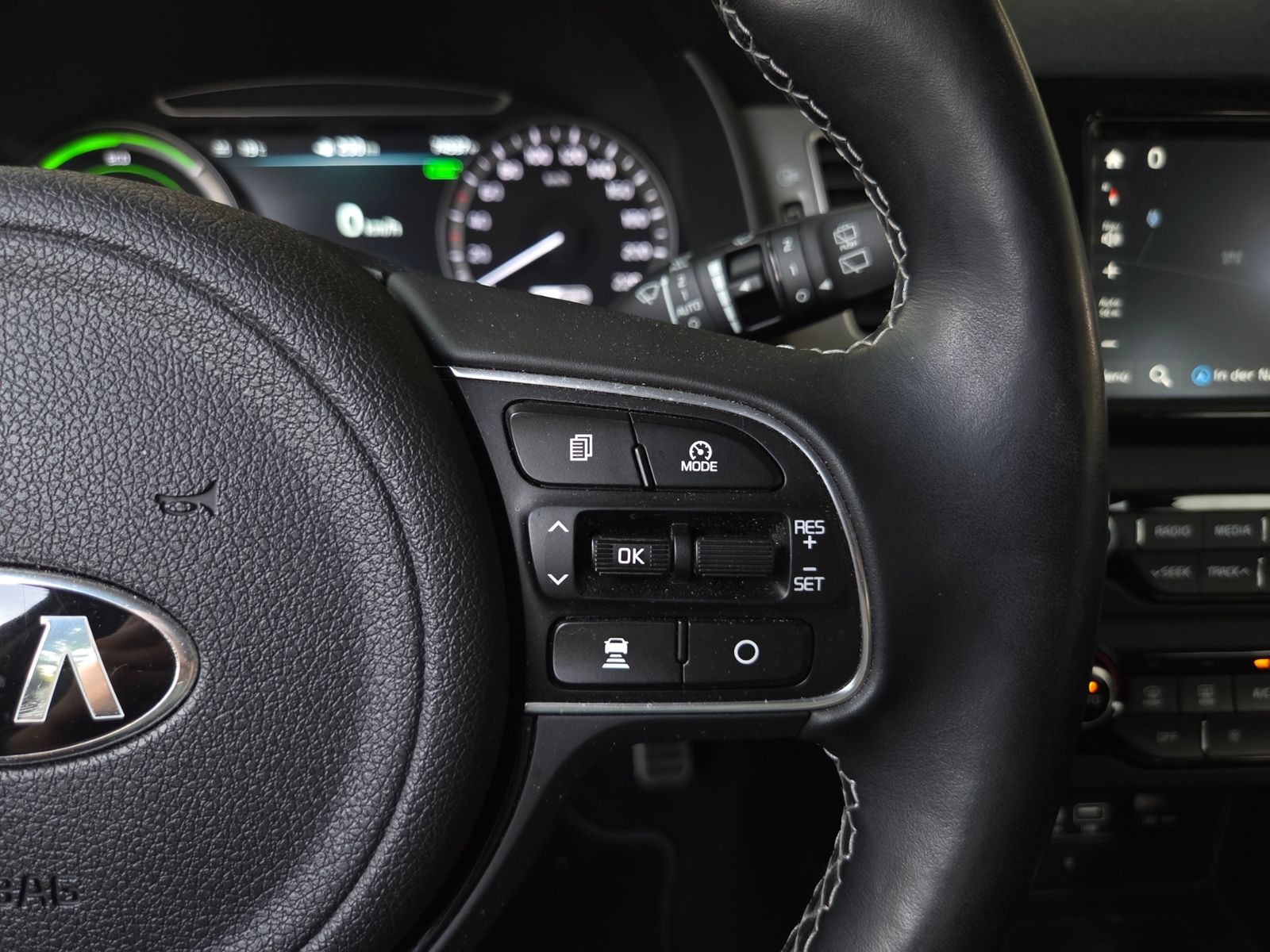 Fahrzeugabbildung Kia Niro Spirit PHEV AHK MEMORY LED NAVI SHZ RFK