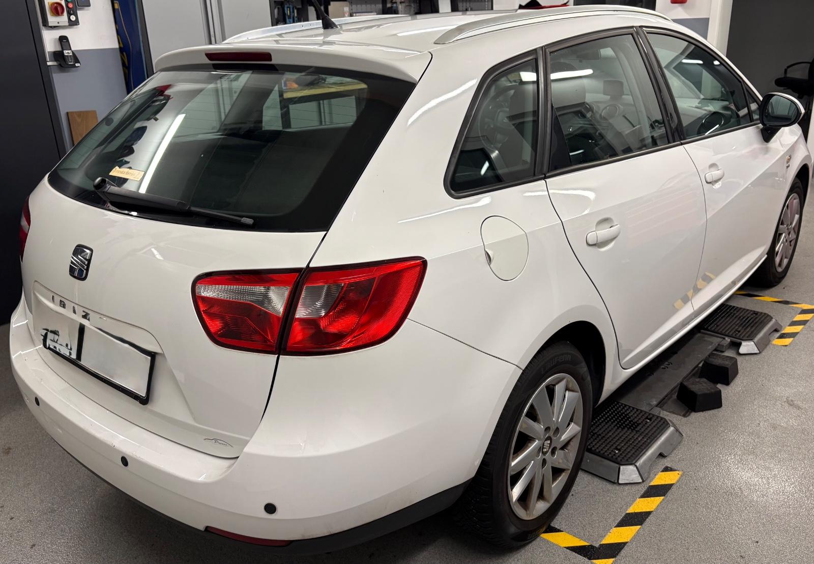 Seat Ibiza 2013 — rear view