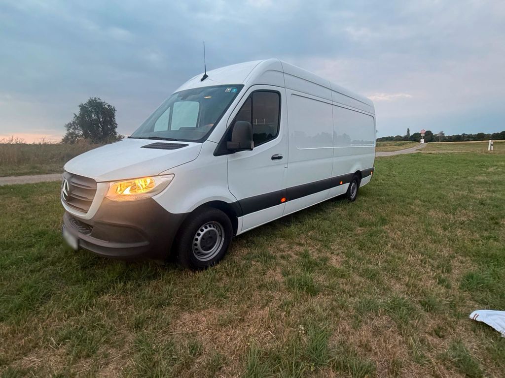 Image of Mercedes-Benz Sprinter
