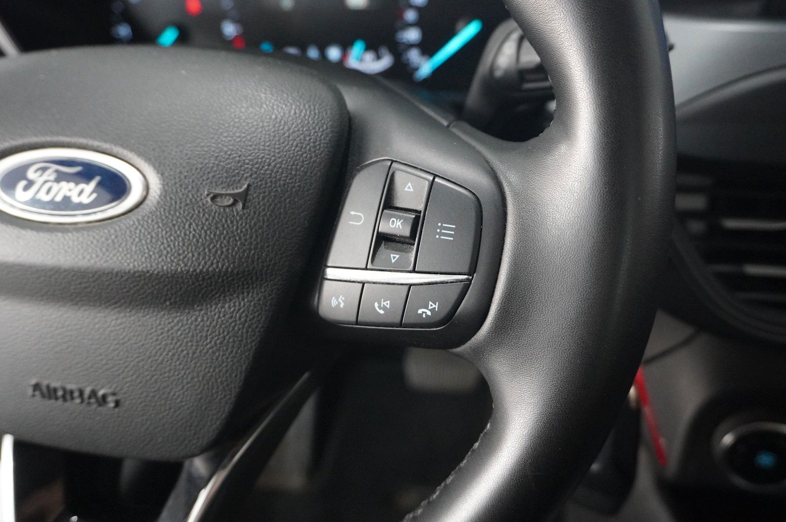 Fahrzeugabbildung Ford Focus Turnier 1.5D COOL & CONN. NAVI/LED/KAMERA
