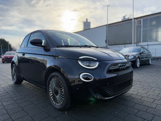 Fiat 500 e Icon MAGIC-EYE + Winter-/Komfort-Paket LED