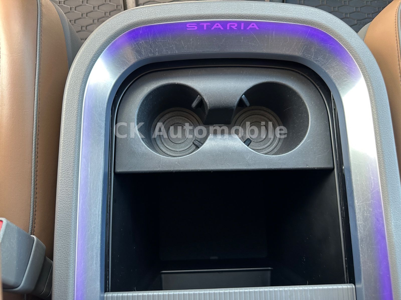 Fahrzeugabbildung Hyundai Staria Premium Signature 4WD/7Sitze/Navi/ACC/AHK