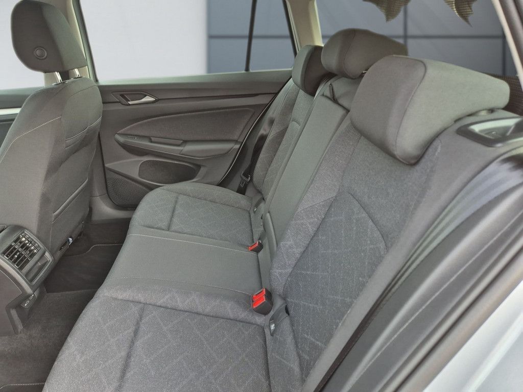 Golf VIII Variant 1.5 eTSI Life *DSG*LED*AHK*NAV