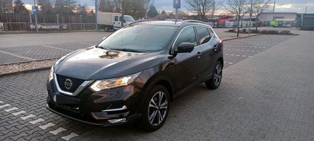 Nissan Qashqai 1.2 DIG-T, Baujahr 2018, 36...