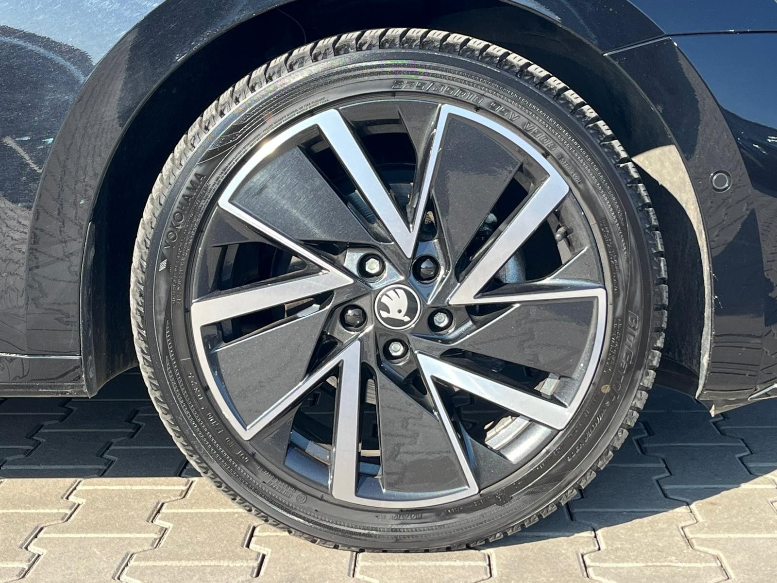 Fahrzeugabbildung SKODA Octavia 1.5 DSG Sportline PANO*MATRIX*AHK*5J.GAR