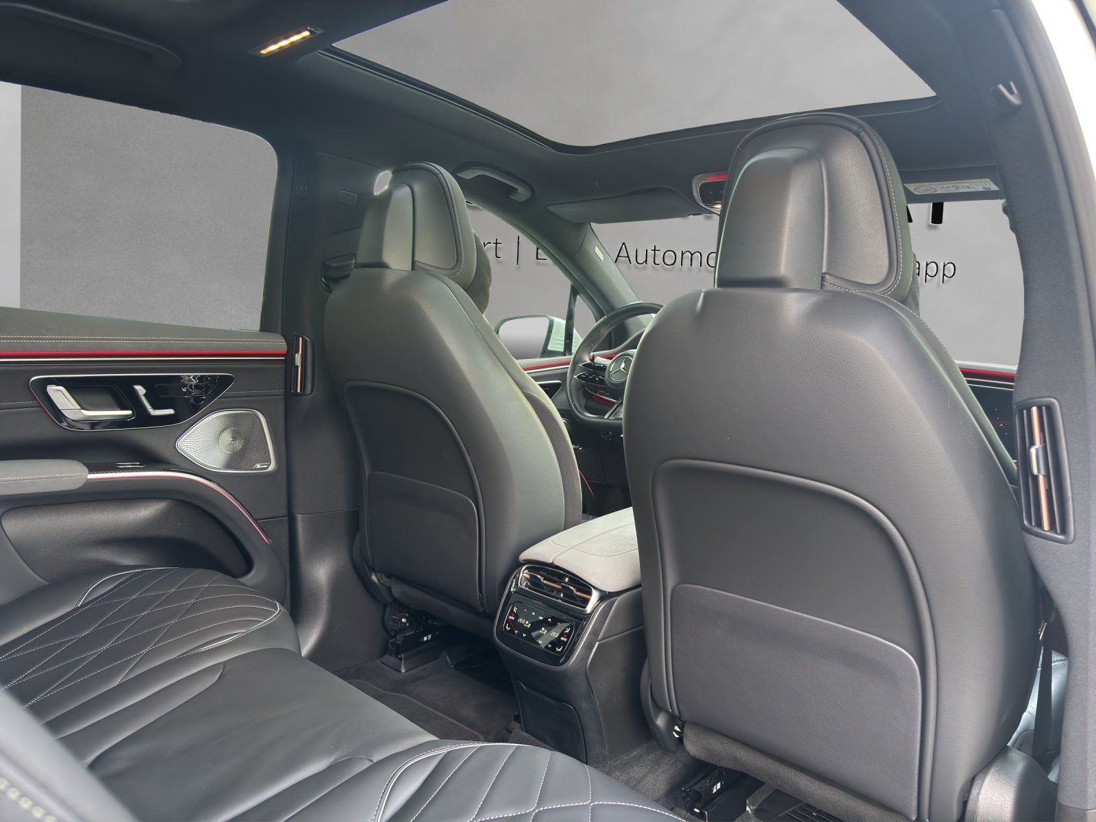Fahrzeugabbildung Mercedes-Benz EQS 580 SUV AMG Prem+ Nappa Carbon Massage HYPER