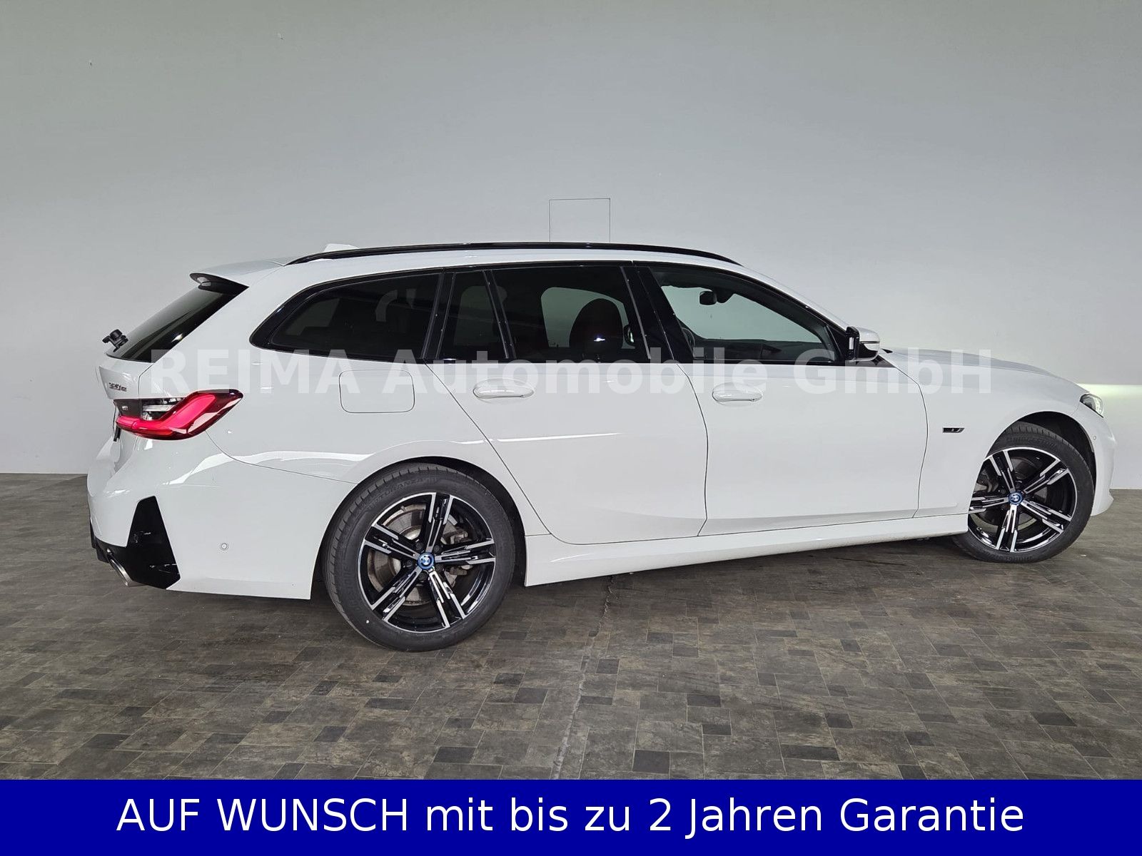 Fahrzeugabbildung BMW 320e Touring xDrive M Sport, LED, HUD