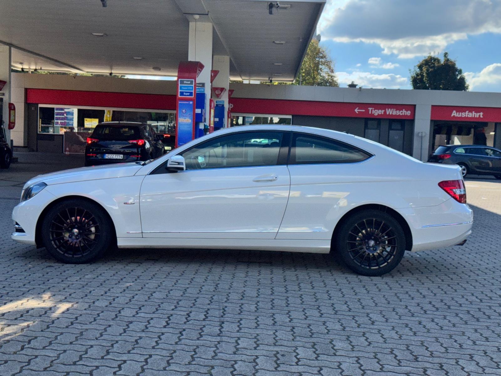 Mercedes-Benz C 180 C Coupe Navi /Automatik/Tempomat