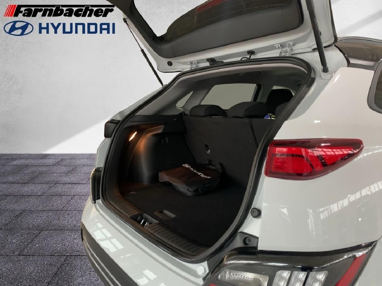 Fahrzeugabbildung Hyundai KONA Trend Elektro 2WD + Navigations-Paket