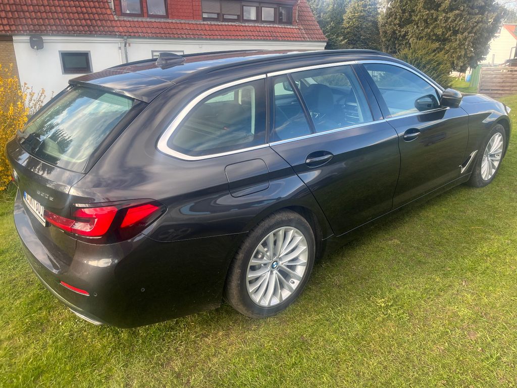 Image of BMW 530