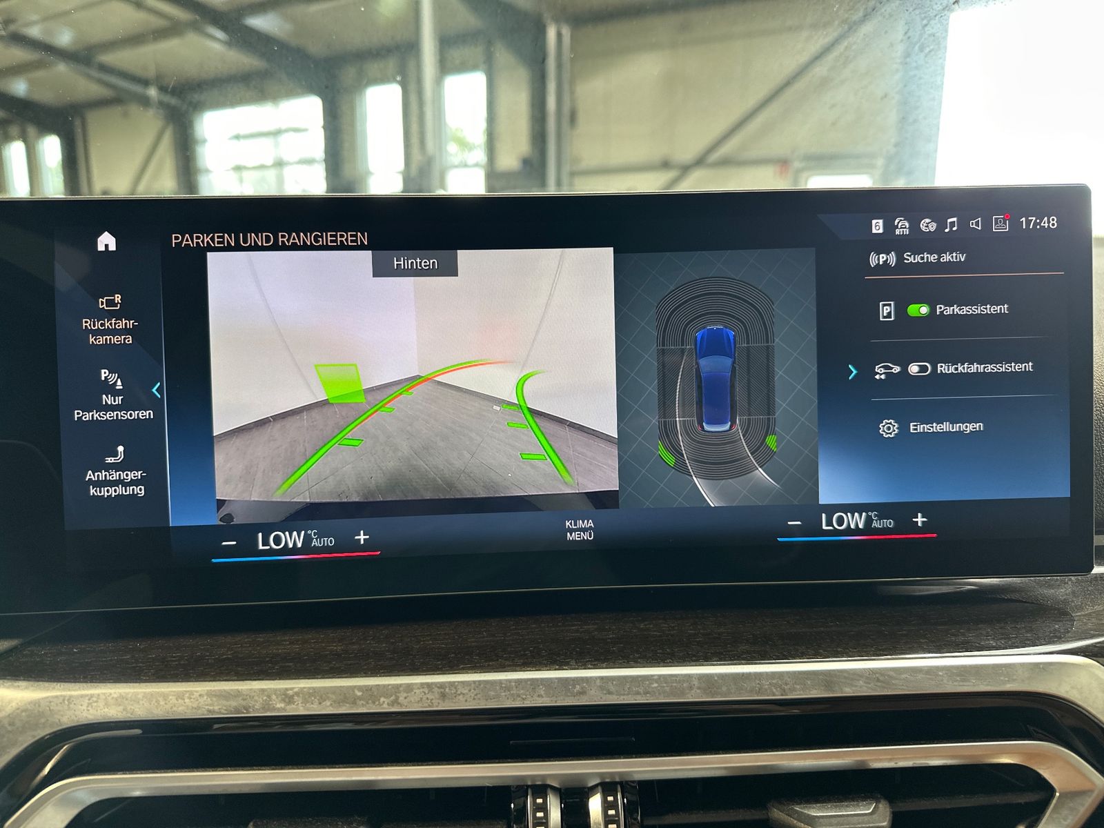 Fahrzeugabbildung BMW M340d Touring xDrive NAV+LED+PANO+AHK+HEAD-UP