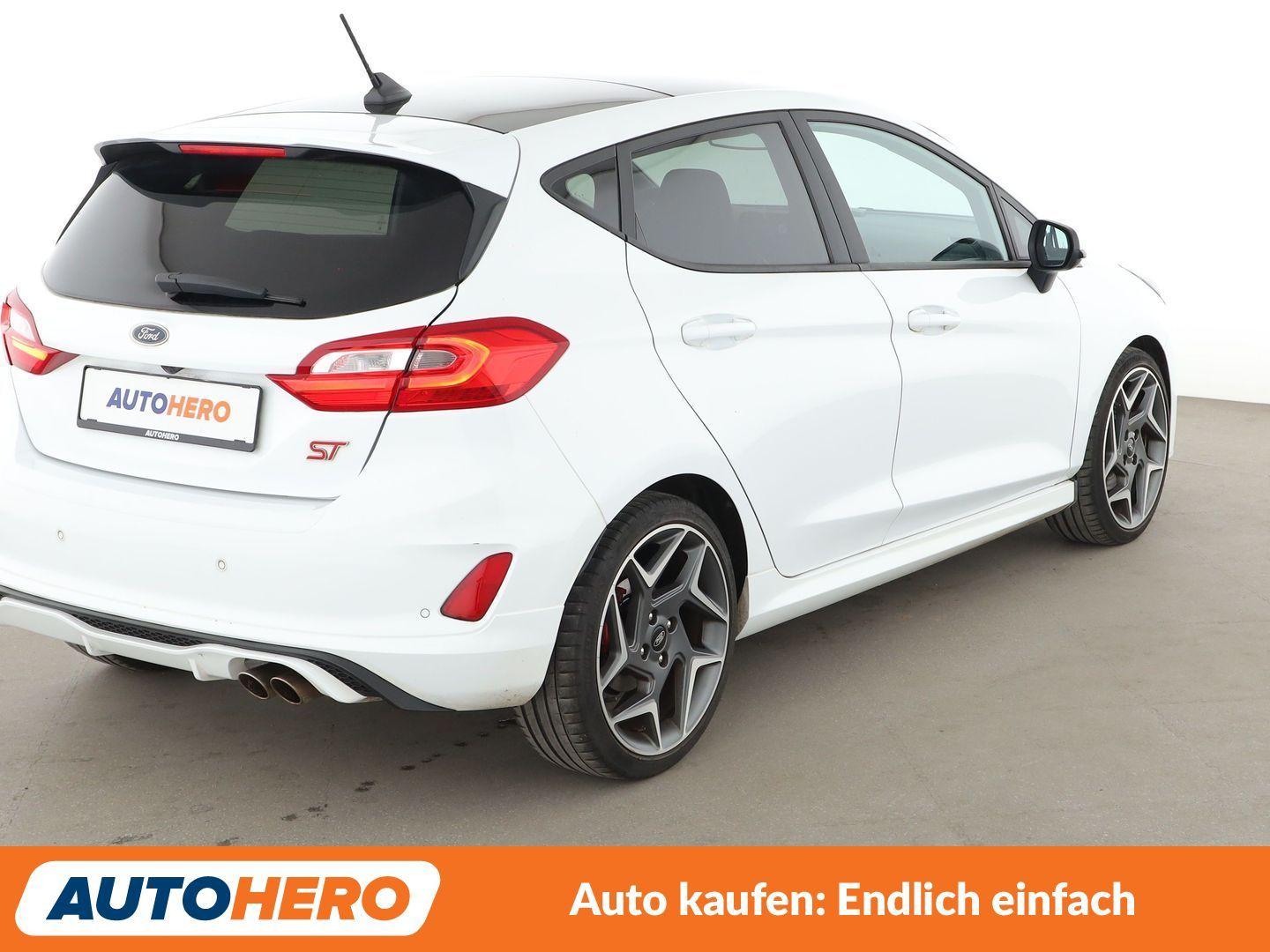 Ford Fiesta 1.5 EcoBoost ST *NAVI*LED*PDC*TEMPO*SHZ*