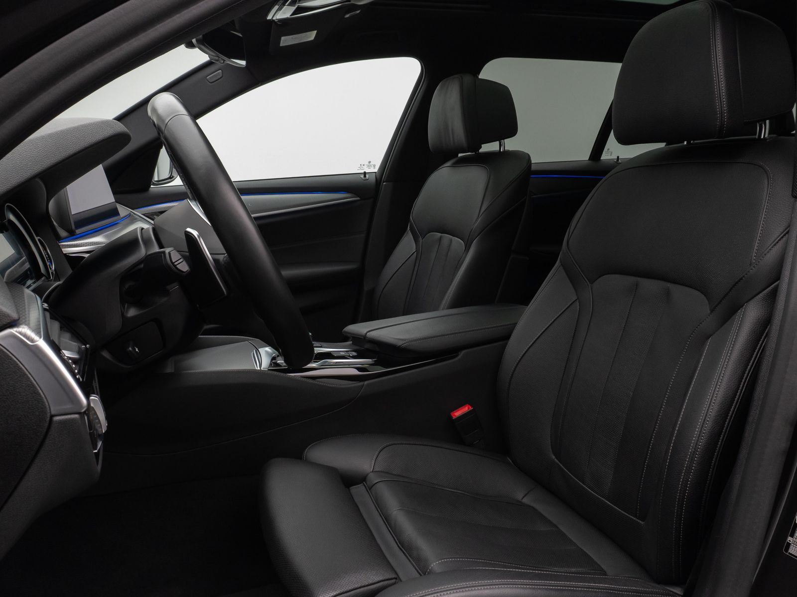 Fahrzeugabbildung BMW 520d M Sport Panorama 360° HUD HiFi AHK Komfort