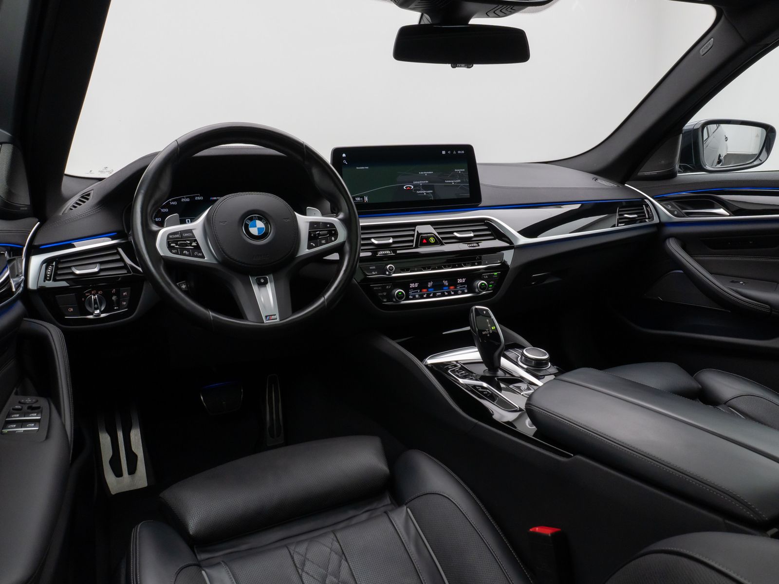 Fahrzeugabbildung BMW M550i xD Glasdach Laser 360°HUD DAB H/K SoftCl