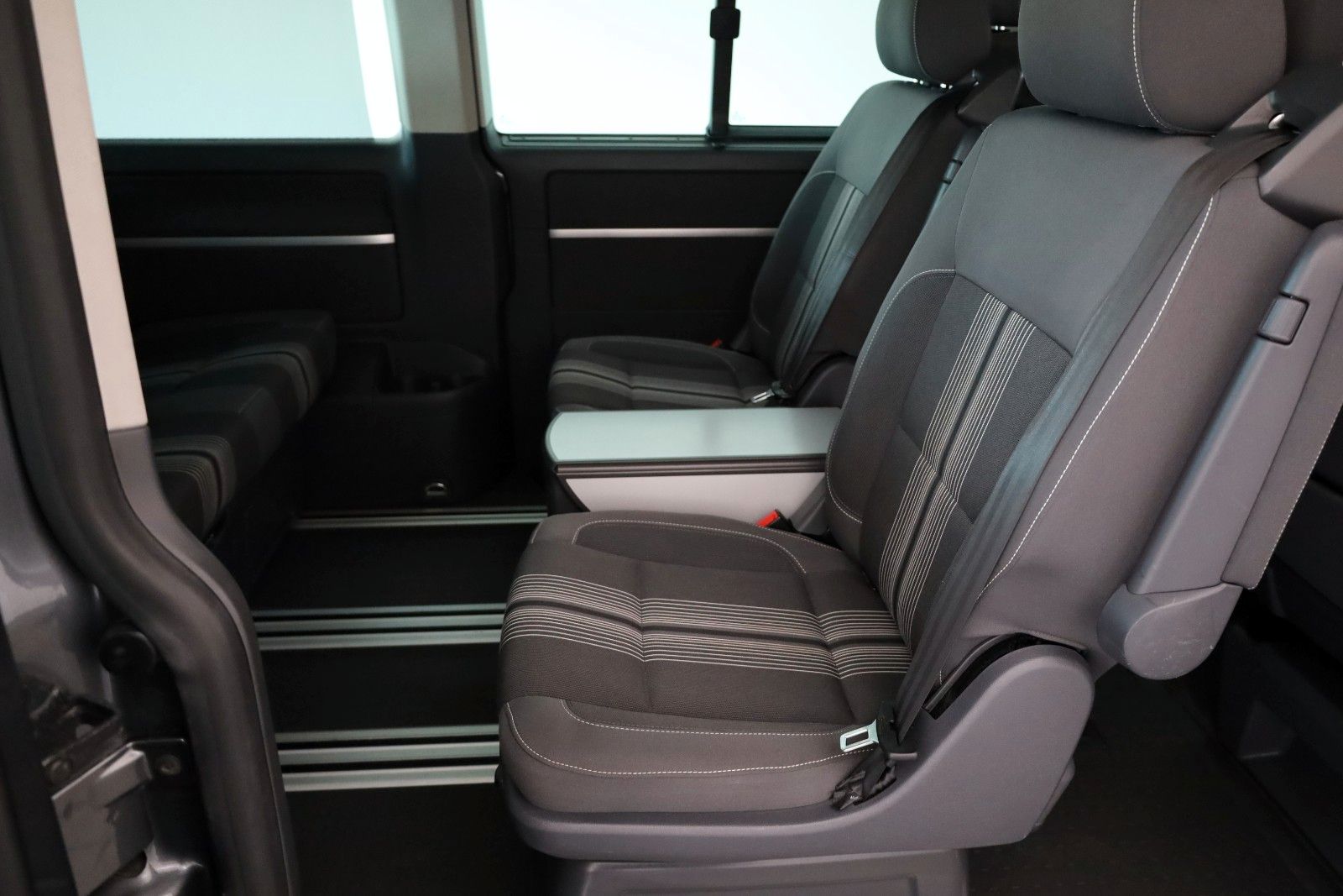 Fahrzeugabbildung Volkswagen T5 Multivan 4M Match 7 Sitzer,Navi,Xenon,SH,AHK