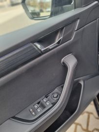 Fahrzeugabbildung SKODA Superb Combi 2.0 TDI 4x4 DSG Style NAVI STNDHZNG