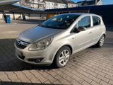Opel OPEL Corsa 1,2 mit Fahrradträger - Opel Corsa: mit Fahrradträger
