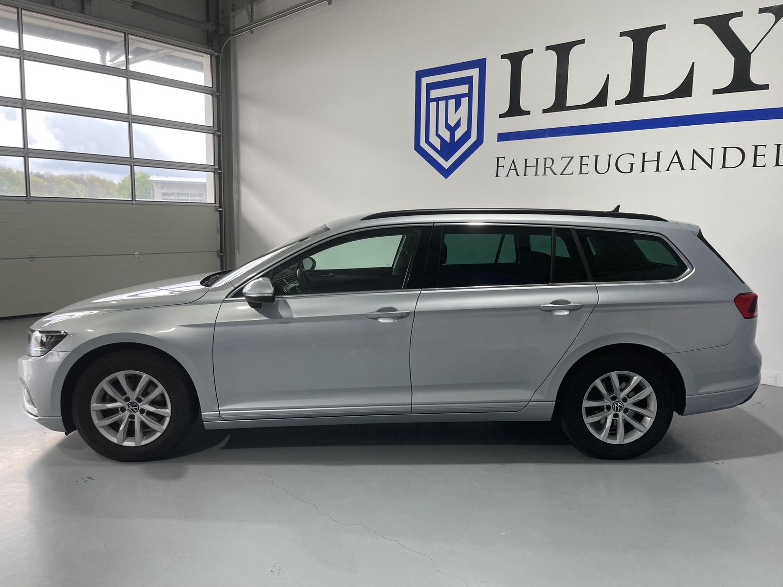 Fahrzeugabbildung Volkswagen Passat Variant Business 2.0 TDI*LED*AHK*ACC*Cam*