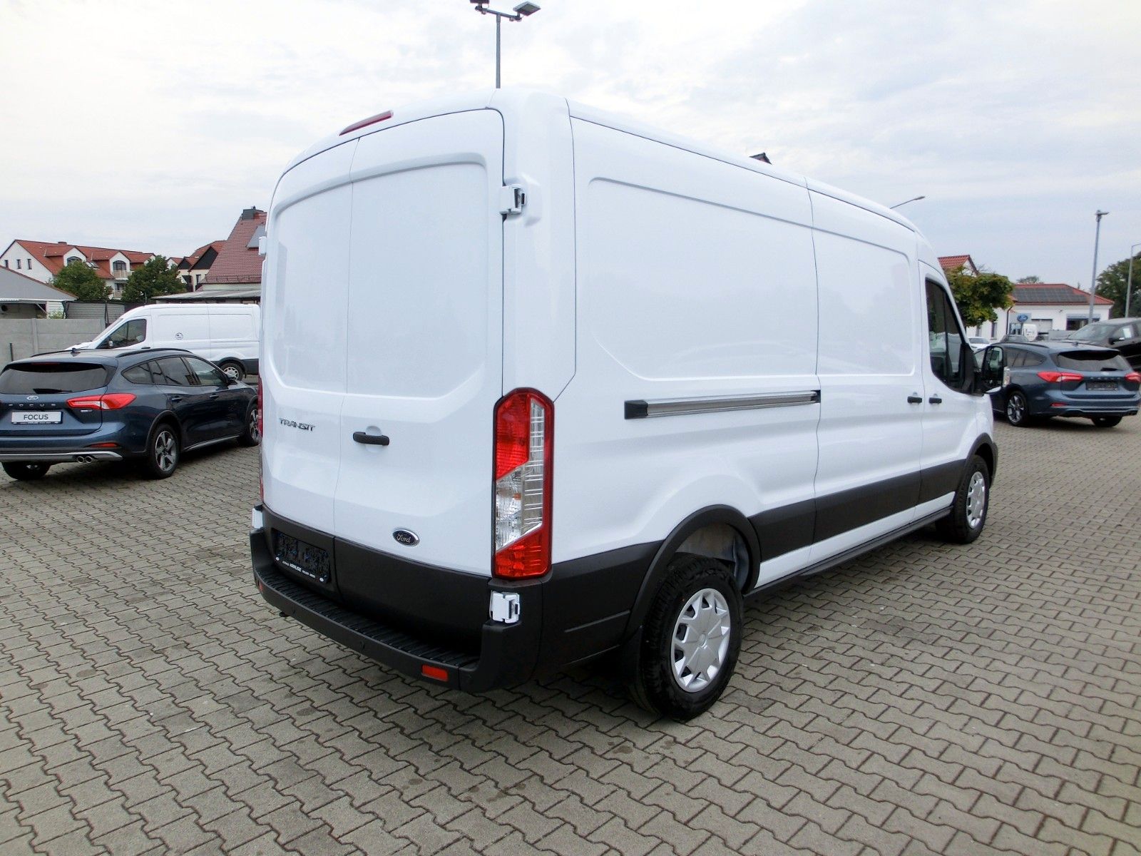 Fahrzeugabbildung Ford Transit Kasten 350 L3H2 Trend