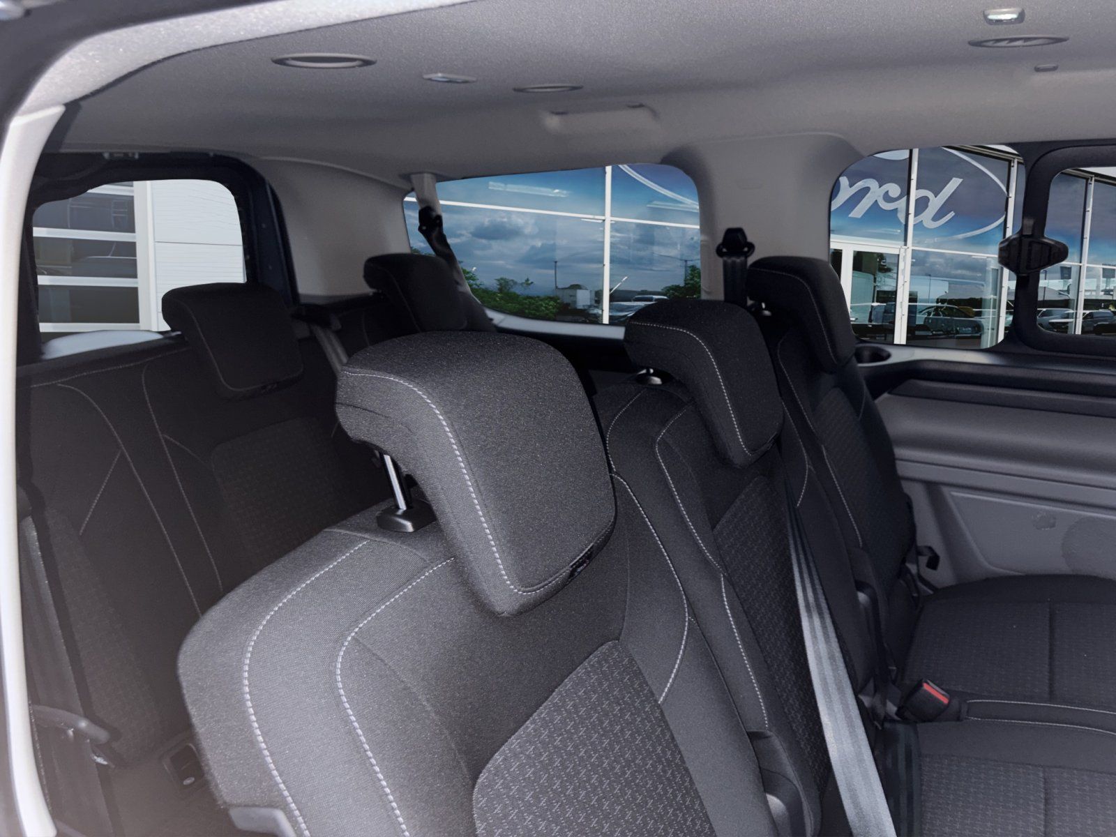 Fahrzeugabbildung Ford Transit Custom 320 L1 FWD Trend