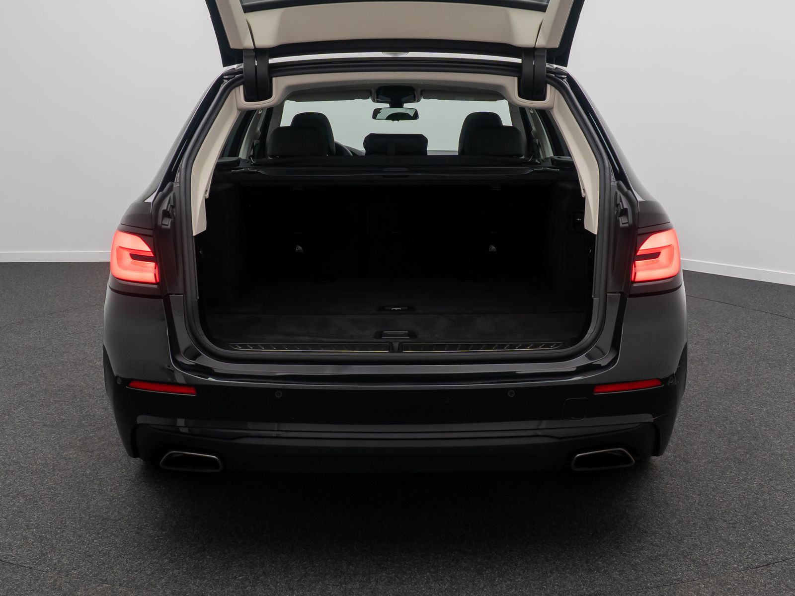 Fahrzeugabbildung BMW 530d Alarm 4xKlima DAB Kamera Panorama Sportsitz