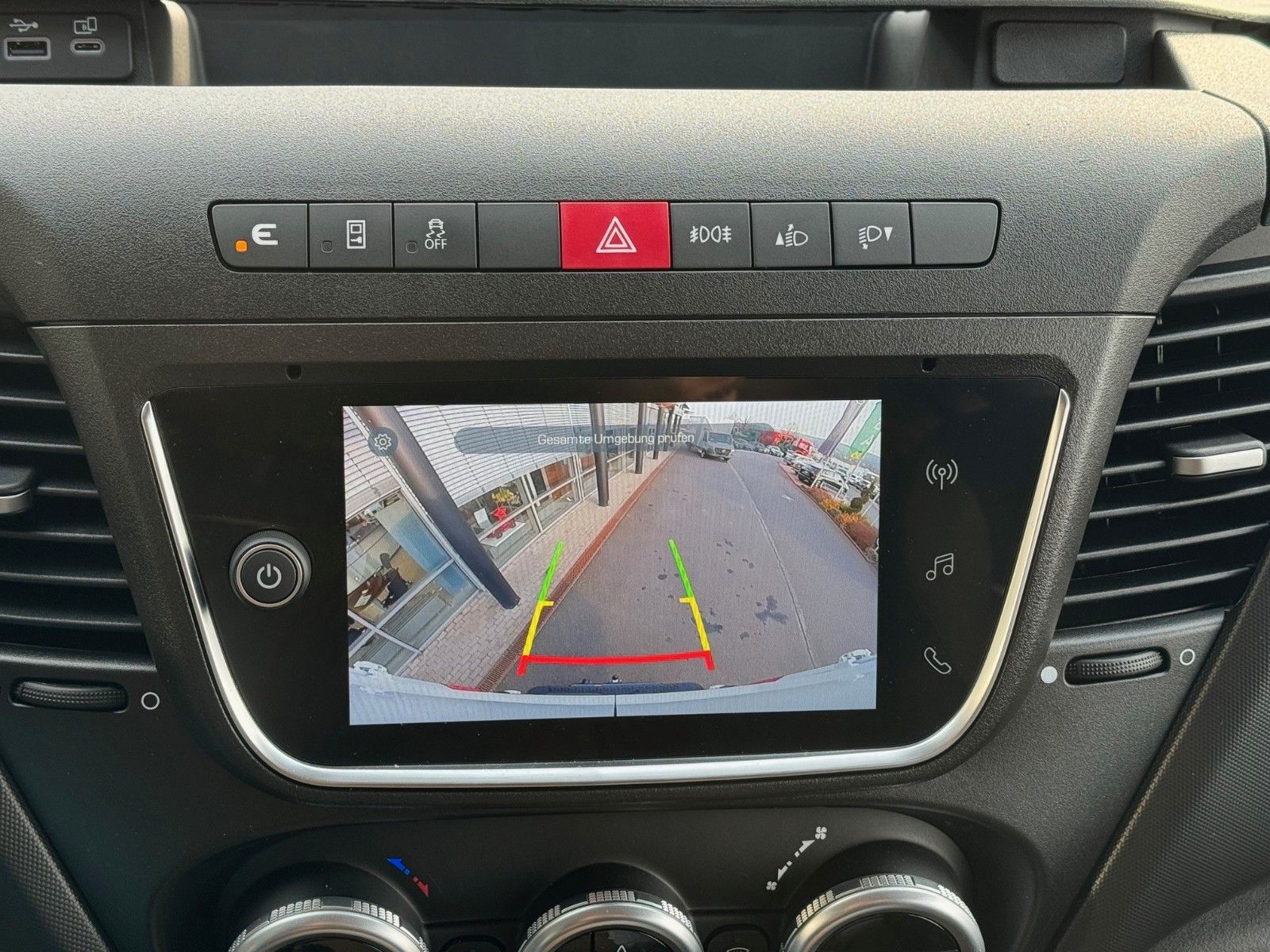 Fahrzeugabbildung Iveco Daily 35S16 A8 *DoKa*Automatik*AHK*R3.520mm*