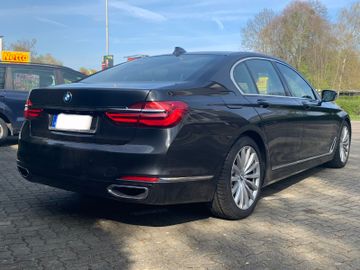 BMW 730 - 4