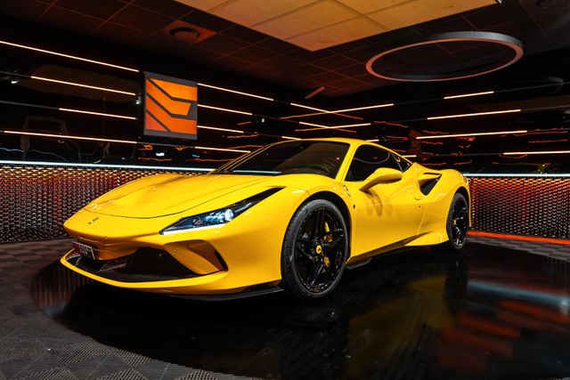FERRARI F8