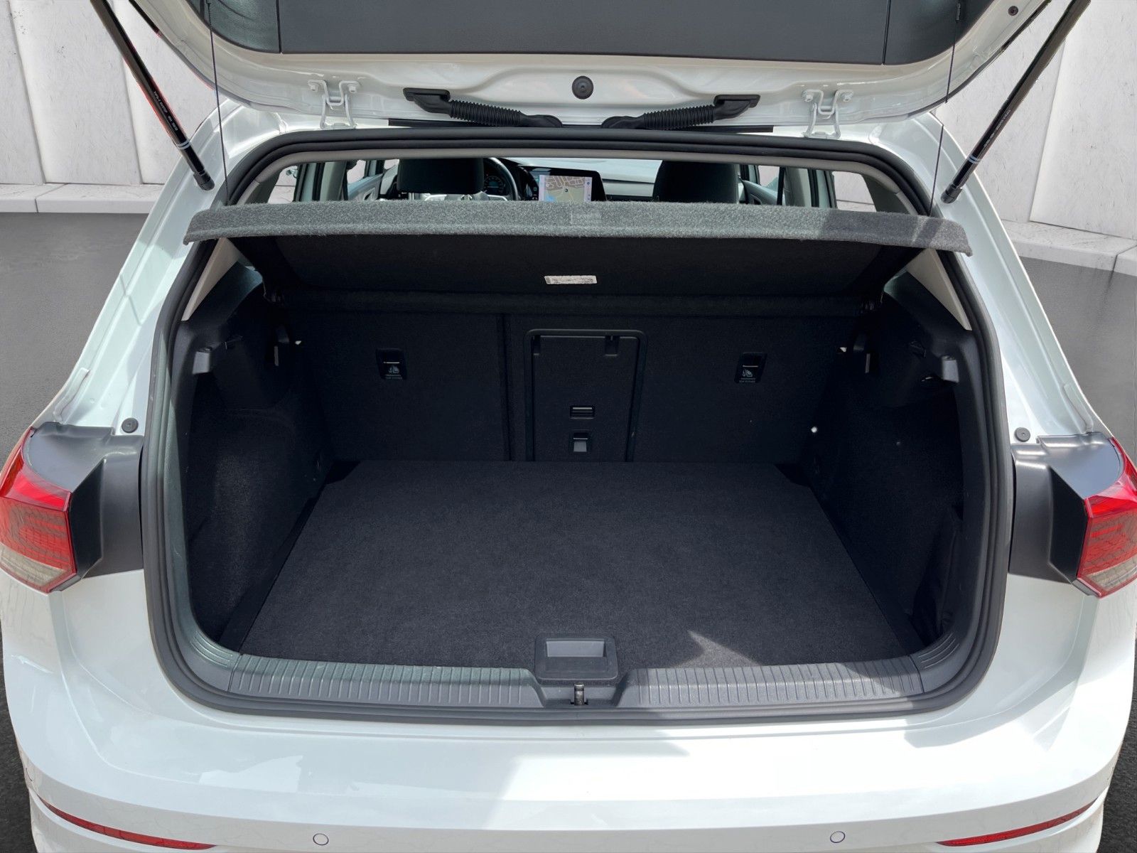 Fahrzeugabbildung Volkswagen VIII*DSG*LED*SHZ*NAVI*ViCo*PDC**