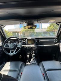 Jeep Wrangler - 10