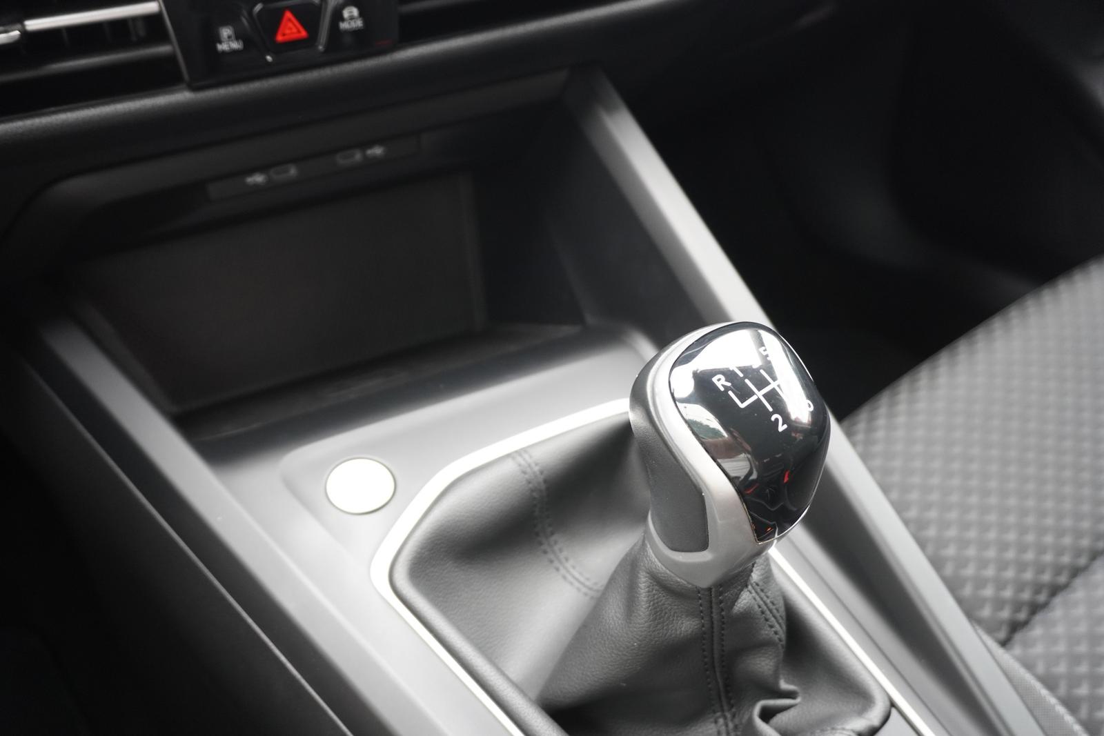 Volkswagen Golf 1.5 TSI Active LED+ HUD Standheizung Navi, миниатюра 22