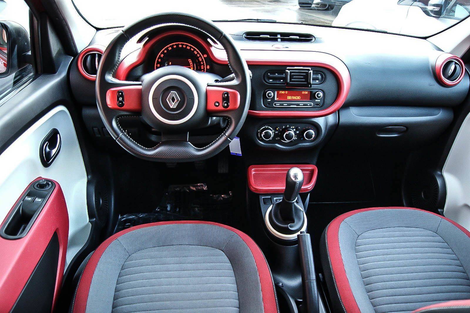 Fahrzeugabbildung Renault Twingo Dynamique 1.0 FALTDACH PDC SIHZG TEMPOMAT