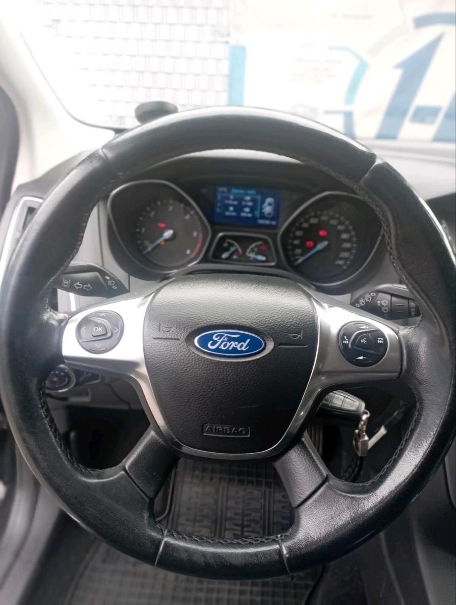 Ford Focus 2013 — photo 8