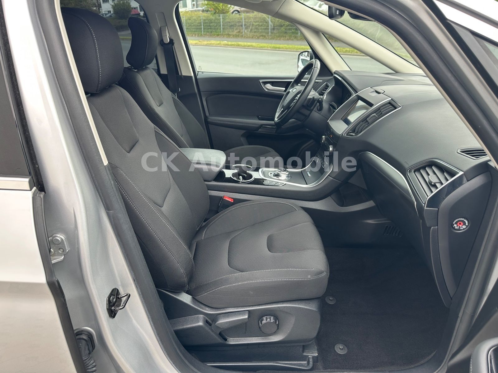 Fahrzeugabbildung Ford S-MAX Titanium 2.0TDCi Autom./Navi/LED/Kam./AHK