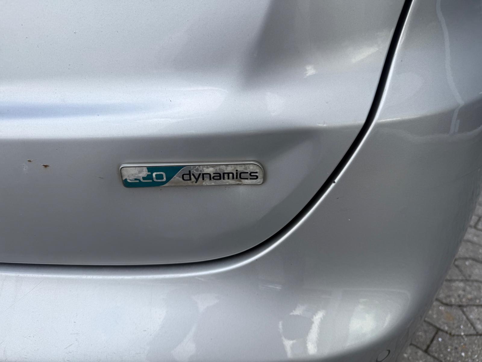 Kia cee'd 2015 — photo 13