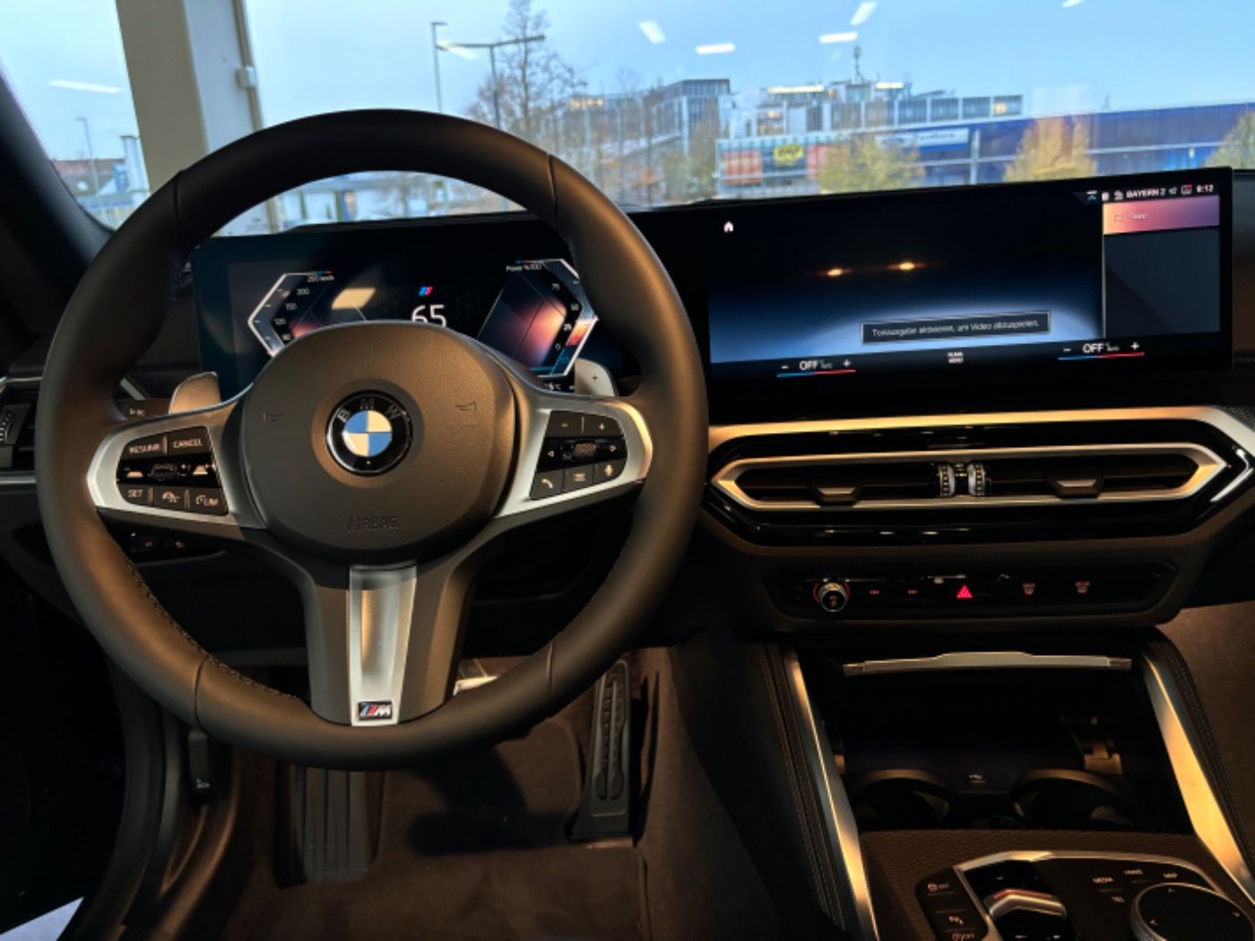 Fahrzeugabbildung BMW 220i Coupé M-Sportpaket-Pro LC-PROF/ACC/RFK/HK