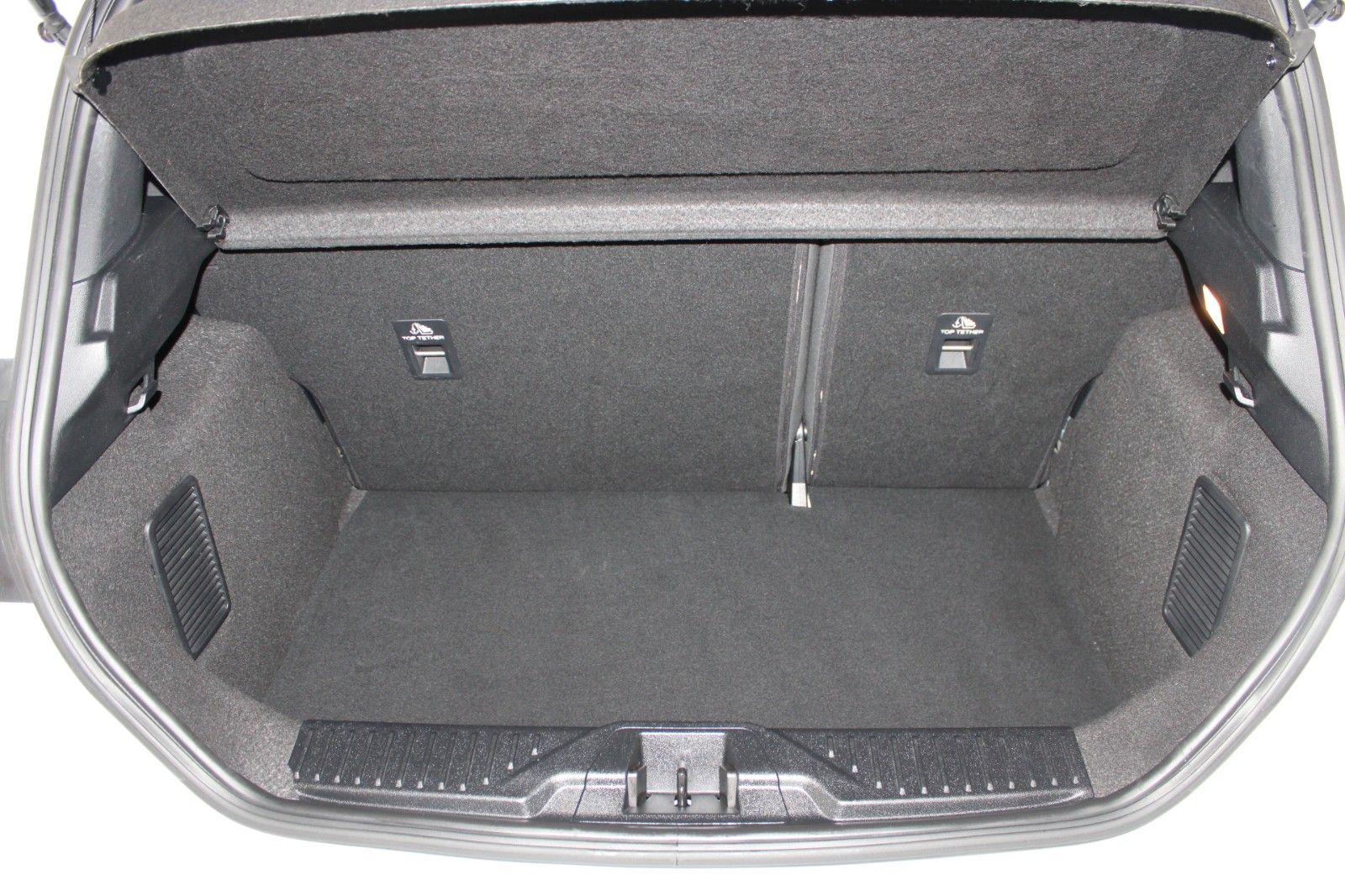 Fahrzeugabbildung Ford Fiesta Trend LED KLIMA WinterPaket DAB 1. Hand