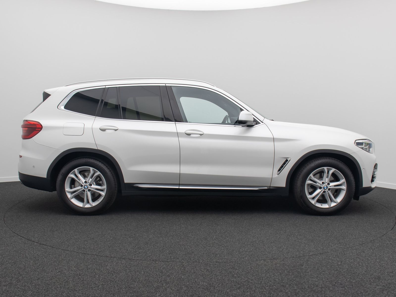 Fahrzeugabbildung BMW X3 xD20d Luxury Line DisplKey DAB Kamera AHK 18"