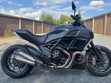 Ducati Diavel Carbon, Service/TÜV neu, nur 6030 km